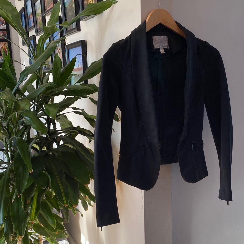 Petit blazer classique noir Dynamite Classic Black Blazer